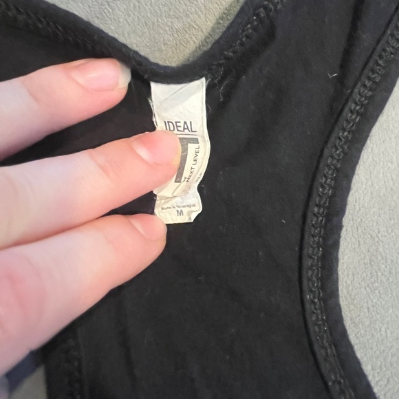 AA women’s M sloth tank - Picture 4 of 5